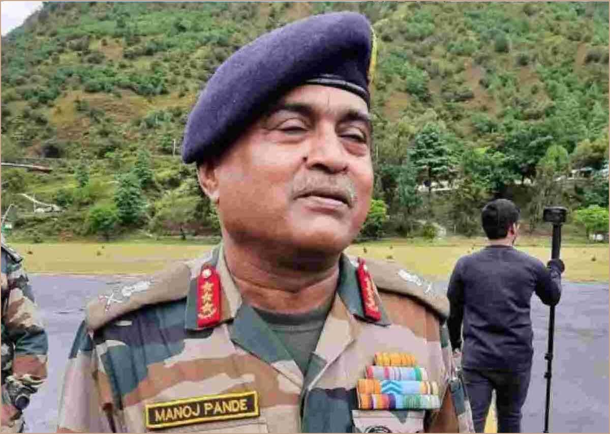 இந்தியாவின் புதிய ராணுவ தளபதியாக நியமிக்கப்பட்டுள்ள  லெப்டினன்ட் ஜெனரல் மனோஜ் நாளை பதவியேற்பு…!
