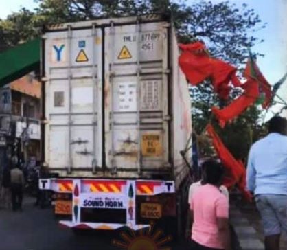 அமித்ஷா வருகைக்கு வைக்கப்பட்ட அலங்கார வளைவு சரிந்து மூதாட்டி காயம்