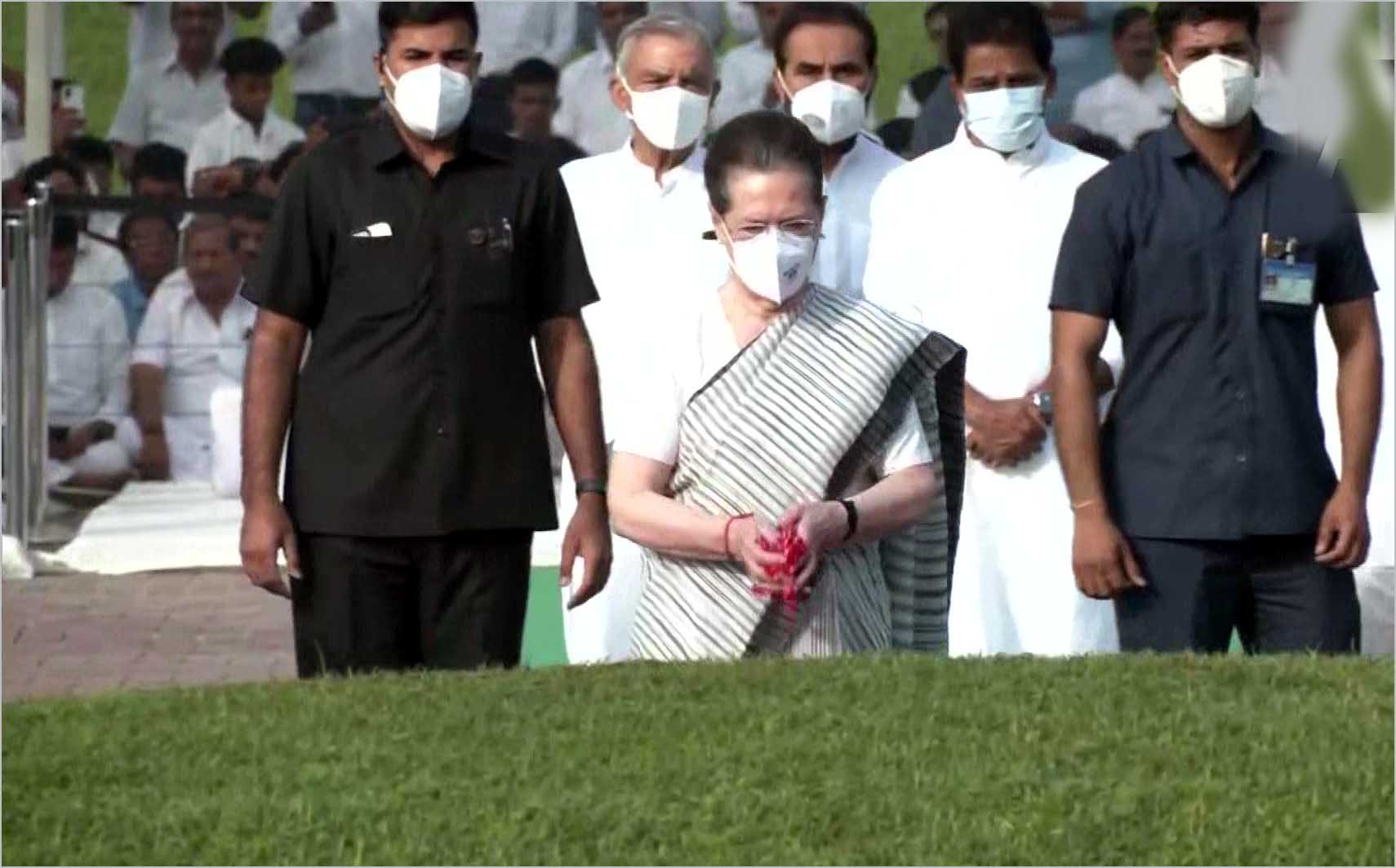 இந்தியாவின் முதல் பிரதமர் ஜவஹர்லால் நேருவின் நினைவு நாள்! சோனியா காந்தி மலர் தூவி மரியாதை