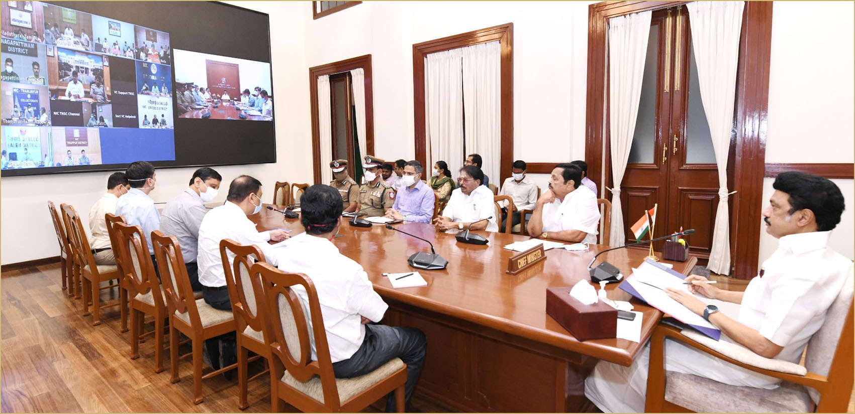 காவிரியில் வெள்ளப்பெருக்கு: 14 மாவட்ட ஆட்சியர்களுடன் ஆலோசனை நடத்தினார் முதலமைச்சர்  மு.க.ஸ்டாலின்