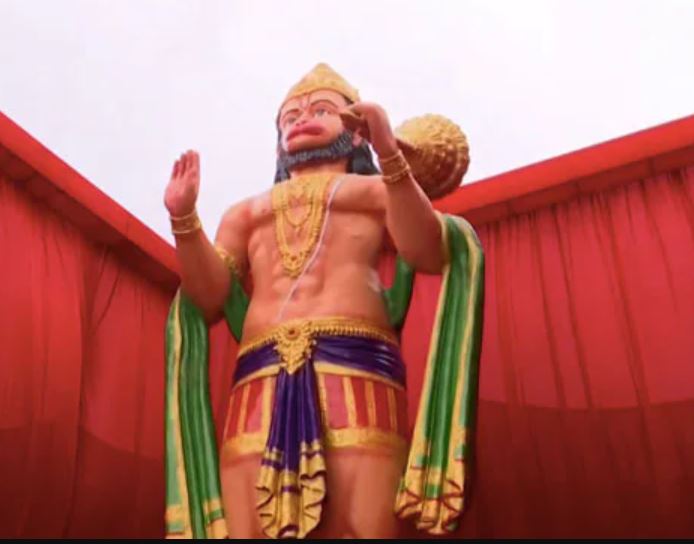 குஜராத்தில் 16 அடி ஹனுமன் சிலை