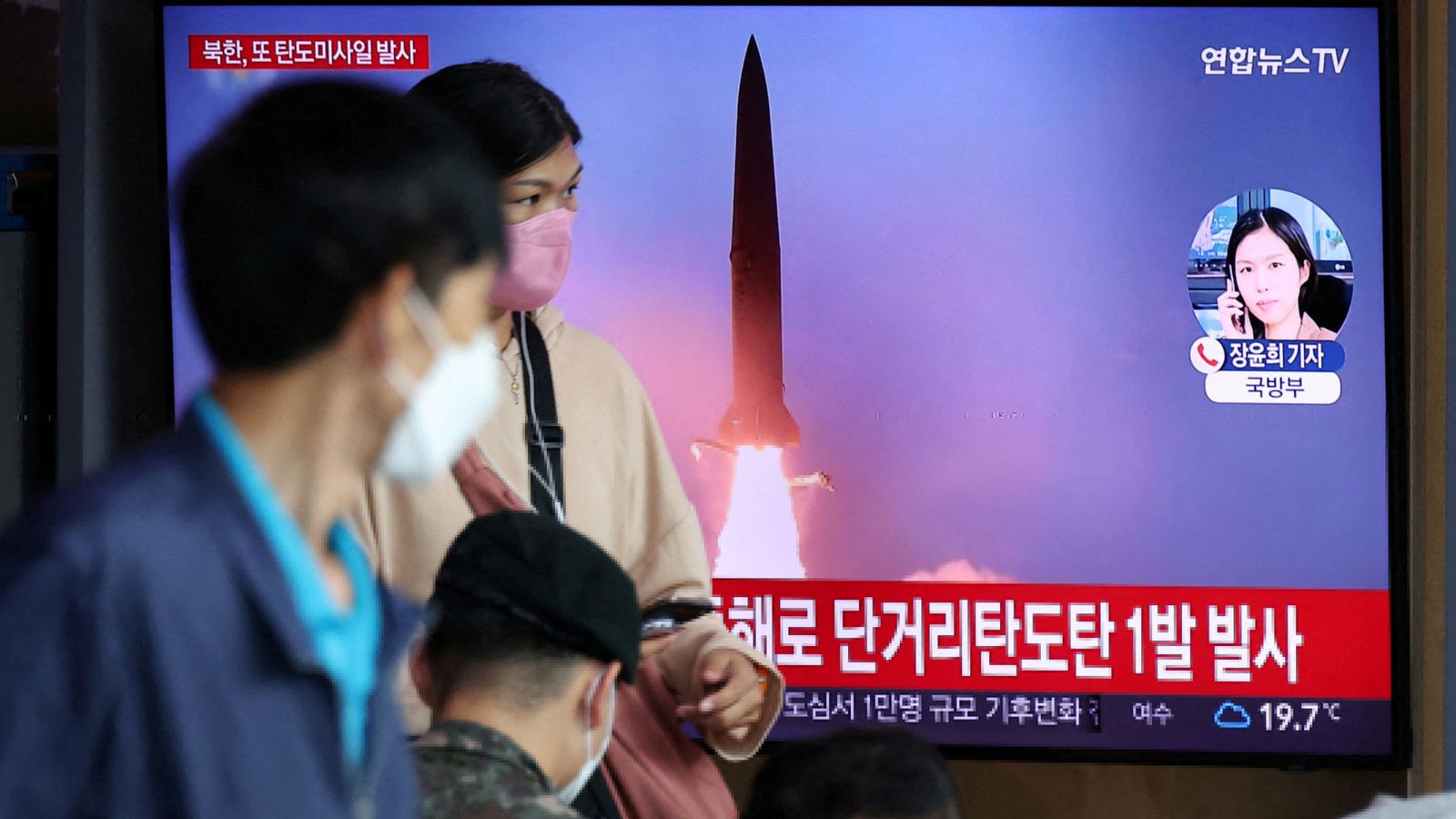 North Korea Launches Missile Over Japan Warning People To Go To The 