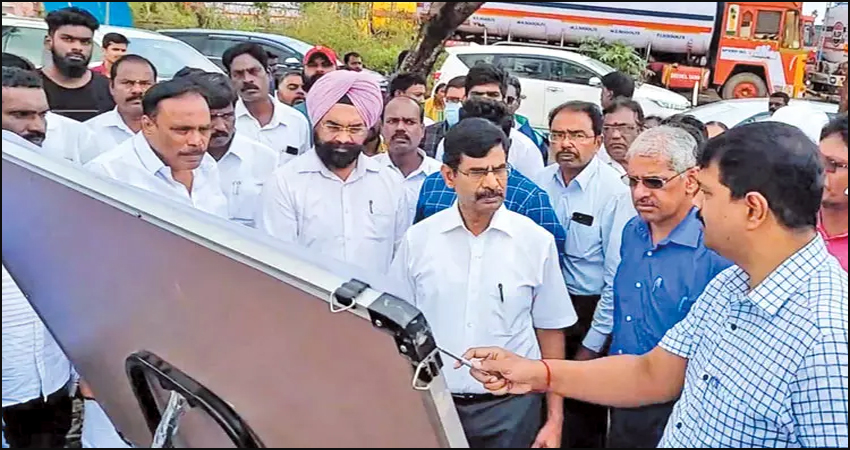 மணலியில்  மழைநீர் கால்வாய்! தலைமை செயலாளர் இறையன்பு நேரில் ஆய்வு…