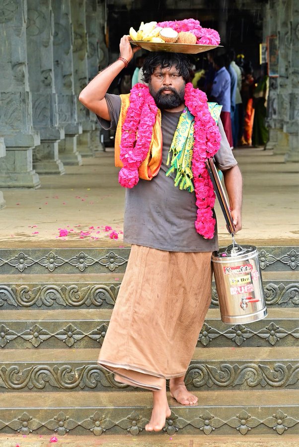 நந்தன் படத்தில் நடித்தபோது பேய் பிடித்ததாக கூறிய நடிகர் சசிகுமார்… சபரிமலையில் ஐயப்பனை தரிசனம் செய்தார்…