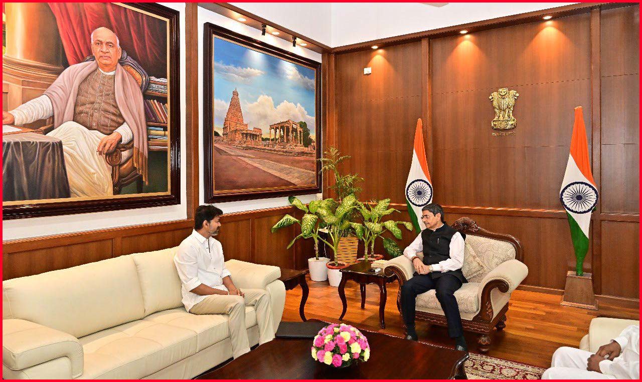 கவர்னரை சந்தித்தார்  தவெக தலைவர் விஜய்… தமிழக அரசியலில் பரபரப்பு