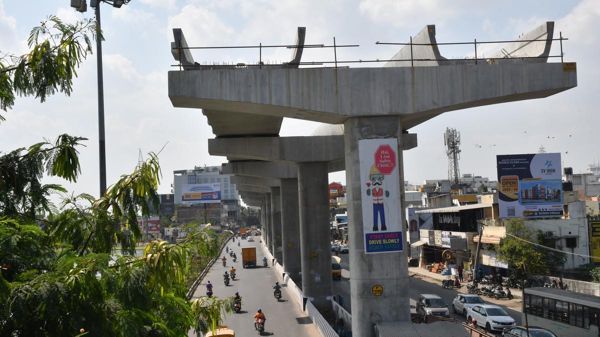 சென்னை மெட்ரோ ரயில் திட்ட பணிகள் தீவிரம்… மேலும் பல சாலைகளில் போக்குவரத்து மாற்றம் செய்ய திட்டம்…