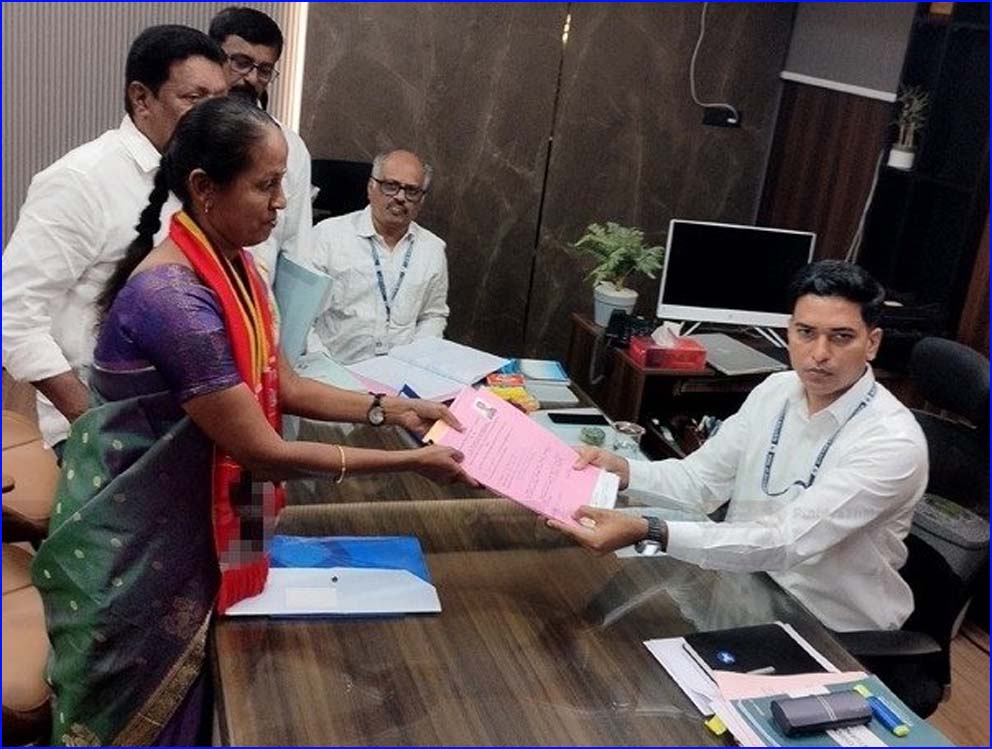 ஈரோடு கிழக்கு தொகுதி இடைத்தேர்தல்: வேட்பு மனு தாக்கல் செய்தார் நாம் தமிழர் கட்சி வேட்பாளர் சீதாலட்சுமி…