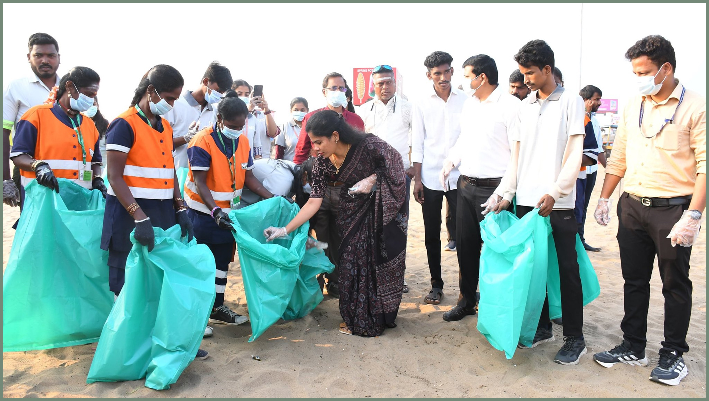 மெரினா கடற்கரையை தூய்மையாக வைத்திருப்பது நம் ஒவ்வொருவரின் கடமை!  தூய்மைப் பணியினைக் தொடங்கி வைத்தார் மேயர் பிரியா…