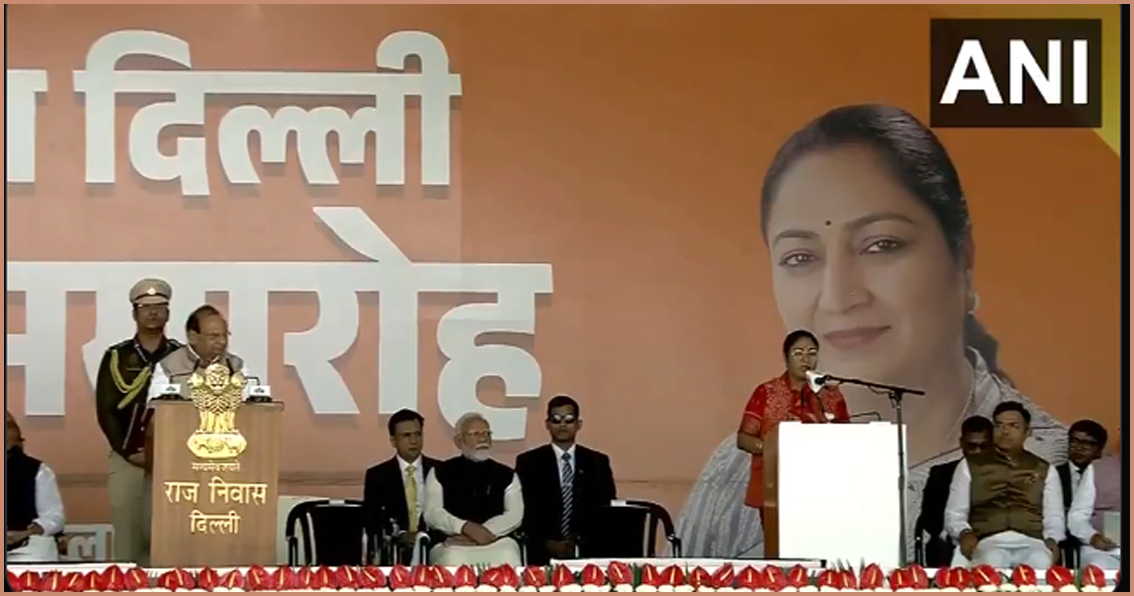 மாநிலத்தின் 4வது பெண் முதல்வர்: டெல்லி முதல்வராக ஏற்றார் ரேகா குப்தா!