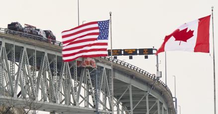 மெக்ஸிகோ மற்றும் கனடா மீதான வரி விதிப்பை தற்காலிகமாக நிறுத்தி வைத்தது அமெரிக்கா…