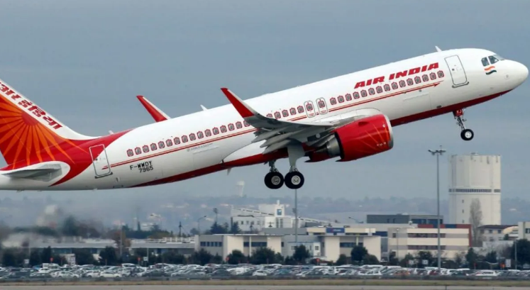 320 பயணிகளுடன் நியூயார்க் புறப்பட்ட ஏர் இந்தியா விமானம் வெடிகுண்டு மிரட்டலைத் தொடர்ந்து மும்பை திரும்பியது…