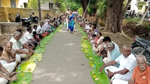 மதுரை உயர்நீதிமன்றம் எச்சில் இலையில் அங்க பிரதட்சணம் செய்ய தடை
