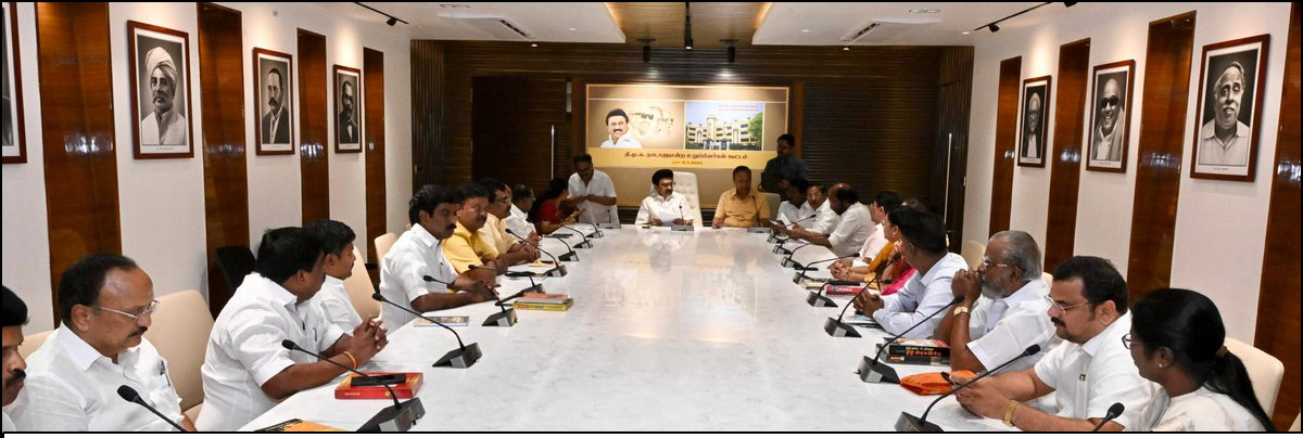 திமுக நாடாளுமன்ற எம்.பி.க்கள் கூட்டத்தில் நிறைவேற்றப்பட்ட தீர்மானங்கள் – முழு விவரம்