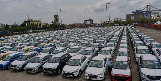 2024-25 ஆம் ஆண்டில் இந்தியாவின் வாகன ஏற்றுமதி வரலாறு காணாத அளவு 53 லட்சம் யூனிட்டுகளைத் தாண்டியது