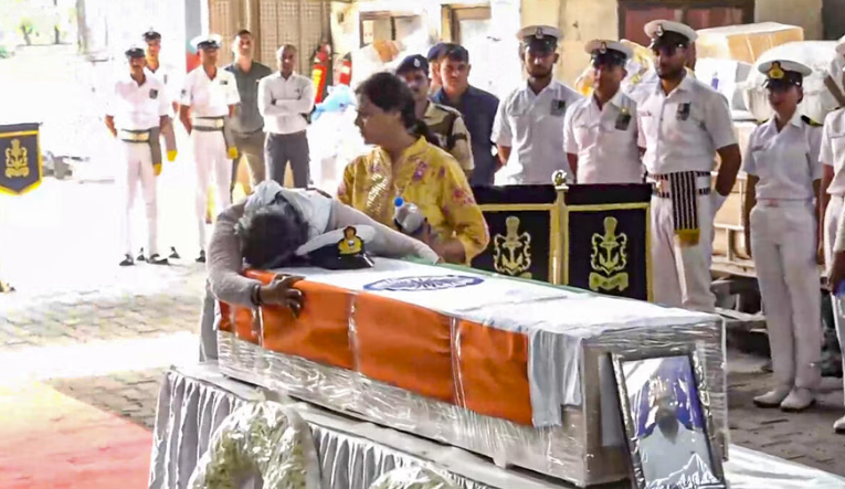 ஜம்மு காஷ்மீர் துப்பாக்கிச் சூட்டில் பலியான 26 பேரின் அடையாளம் வெளியிடப்பட்டது… தமிழகத்தைச் சேர்ந்த 2 பேர் உள்ளிட்ட 6 பேர் கவலைக்கிடம்…