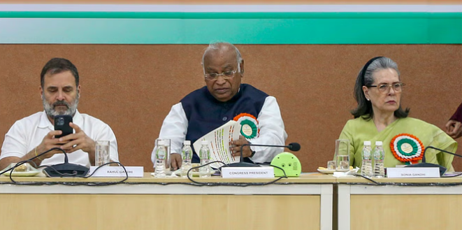 தேர்தல் மோசடி மூலம் மகாராஷ்டிராவை கைப்பற்றியுள்ளது பாஜக… காங்கிரஸ் செயற்குழு கூட்டத்தில் மல்லிகார்ஜுன கார்கே பேச்சு