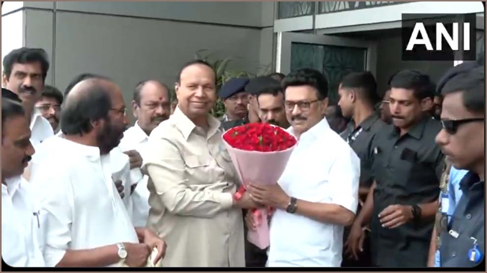 டெல்லி சென்றடைந்த முதலமைச்சர் ஸ்டாலினுக்கு மேளதாளத்துடன் திமுக எம்.பி.க்கள் உற்சாக வரவேற்பு… வீடியோ