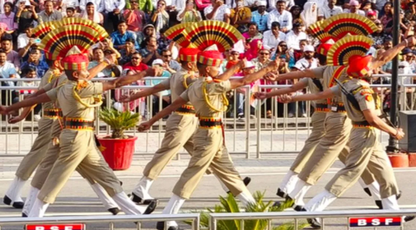 இந்தியா – பாகிஸ்தான் எல்லையில் இன்று முதல் பீட்டிங் ரிட்ரீட் விழா