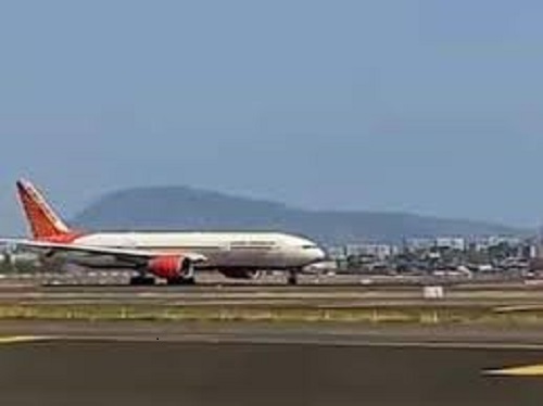 நேற்று மாலை சென்னையில் திடீர் மழை : விமான சேவை பாதிப்பு