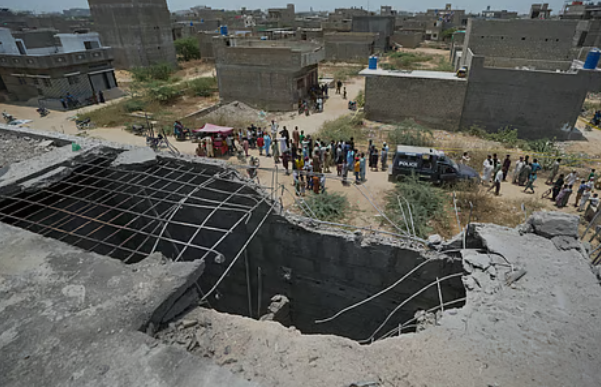 பாகிஸ்தானின் வான் பாதுகாப்பு அமைப்பை இந்தியா தகர்த்தது… பதற்றத்தைக் குறைக்க ஐரோப்பிய ஒன்றியம் வேண்டுகோள்