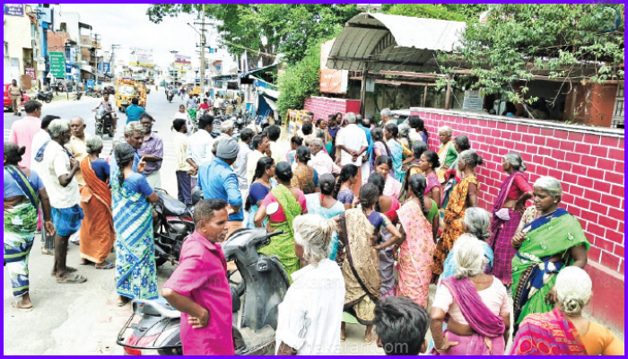 போதை கும்பலால் பிரச்சினை: பவானி போலீஸ் ஸ்டேஷனை முற்றுகையிட்ட பொதுமக்கள்!