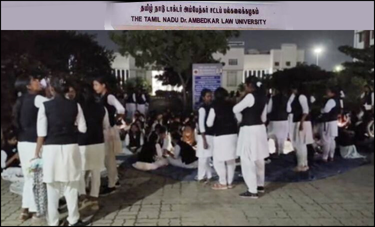 அடிப்படை வசதிகள் இல்லை:  தரமணி அம்பேத்கர் சட்டப் பல்கலைகழக விடுதியில் மாணவிகள் 10மணி நேரம் உள்ளிருப்பு போராட்டம்!