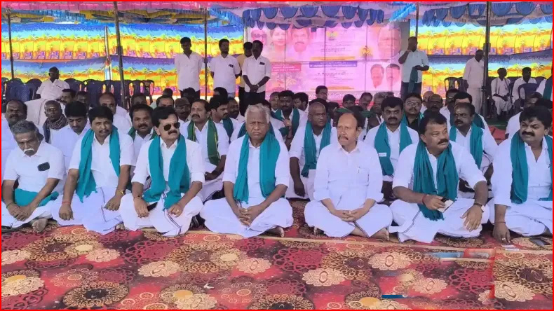 கிருஷ்ணகிரியில் ‘மா’ விவசாயிகளுக்கு ஆதரவாக அதிமுக உண்ணாவிரதம்!