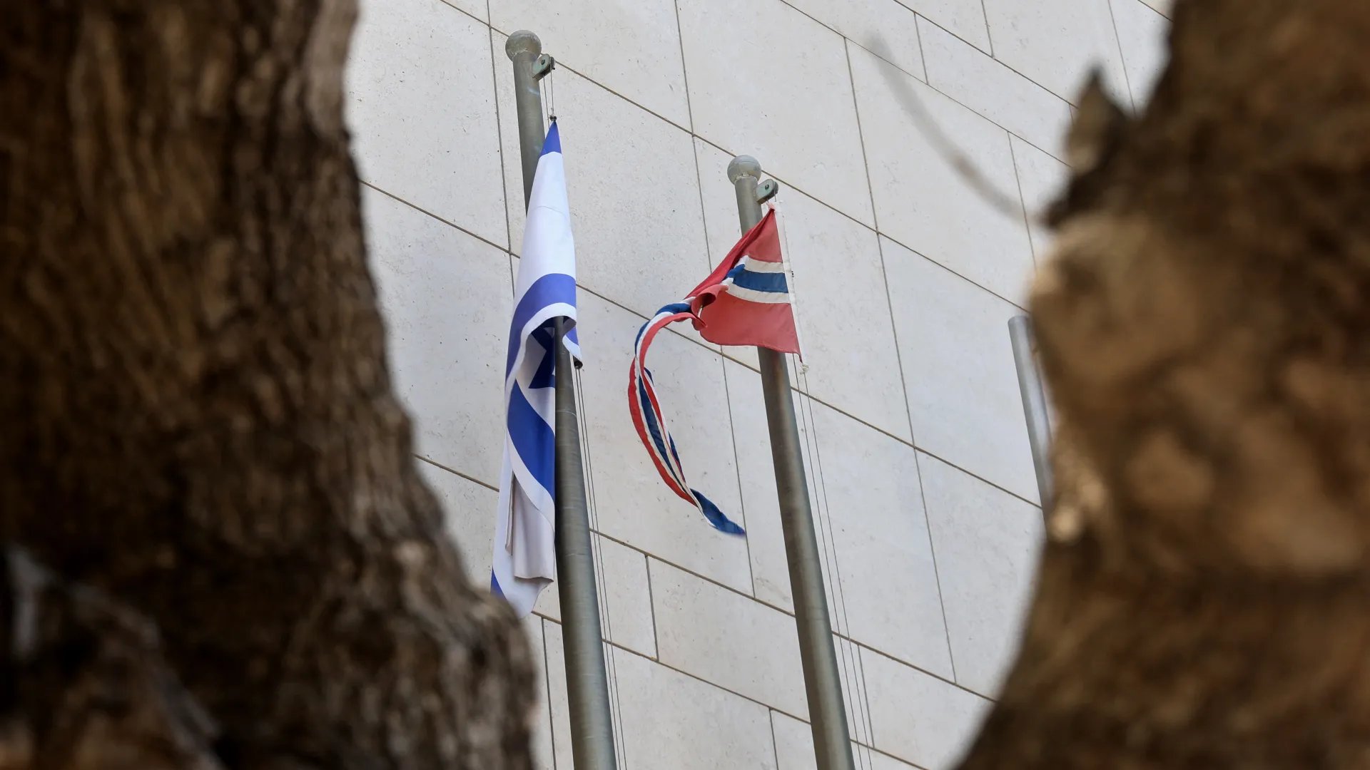 இஸ்ரேலில் உள்ள நார்வே தூதர் இல்லத்தின் மீது கையெறி குண்டு வீச்சு…