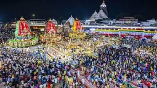 ஒடிசா ரத யாத்திரையில் மூவர் பலி : 2  காவல் அதிகாரிகள் பணியிடை நீக்கம்