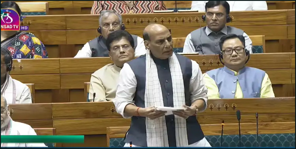 ஆபரேசன் சிந்தூர், டிரம்ப் தலையீடு: எதிர்க்கட்சிகளின் குற்றச்சாட்டுக்களுக்கு பாதுகாப்புதுறை அமைச்சர் ராஜ்நாத் சிங் விளக்கம்…