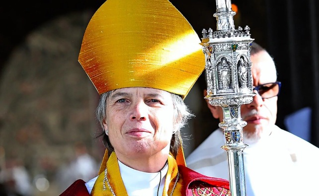 இங்கிலாந்தின் முதல் பெண் மற்றும் லெஸ்பியன் பேராயர் நியமனம்