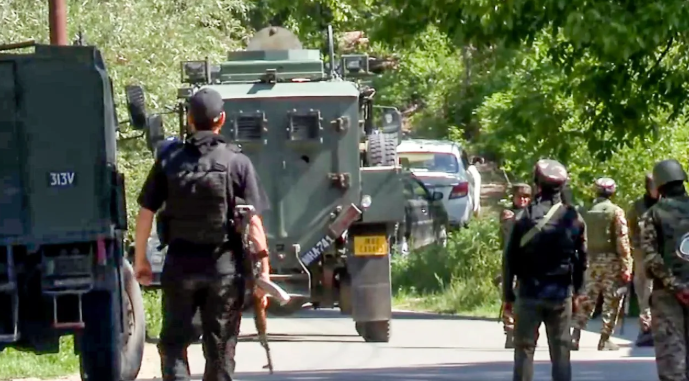 ஆபரேஷன் சிவசக்தி: பூஞ்சில் ஊடுருவல் முயற்சியை ராணுவம் முறியடித்தது, 2 LeT பயங்கரவாதிகள் கொல்லப்பட்டனர்