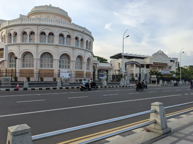 விவேகானந்தர் இல்லம் அருகே உள்ள பேருந்து நிறுத்தத்தை மேம்படுத்த சென்னை மாநகராட்சி புதிய திட்டம்