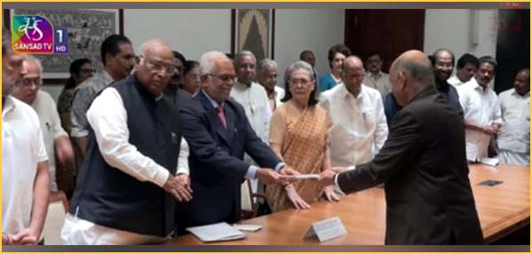 சோனியா, ராகுல்,  கார்கே முன்னிலையில் வேட்புமனு தாக்கல் செய்தார் குடியரசு துணைத்தலைவர் வேட்பாளர் சுதர்சன் ரெட்டி…