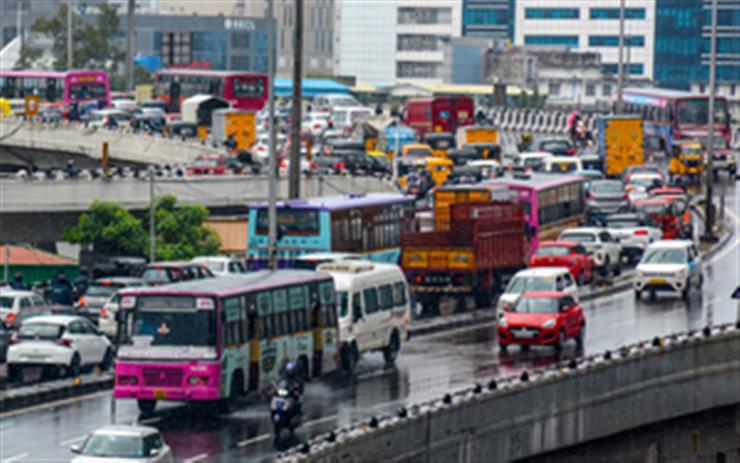 சென்னை சாலை சந்திப்புகளில் காத்திருப்பு நேரம் குறையும் வகையில் 165 இடங்களில் Al மூலம் செயல்படும் சிக்னல்கள் பொருத்த முடிவு…