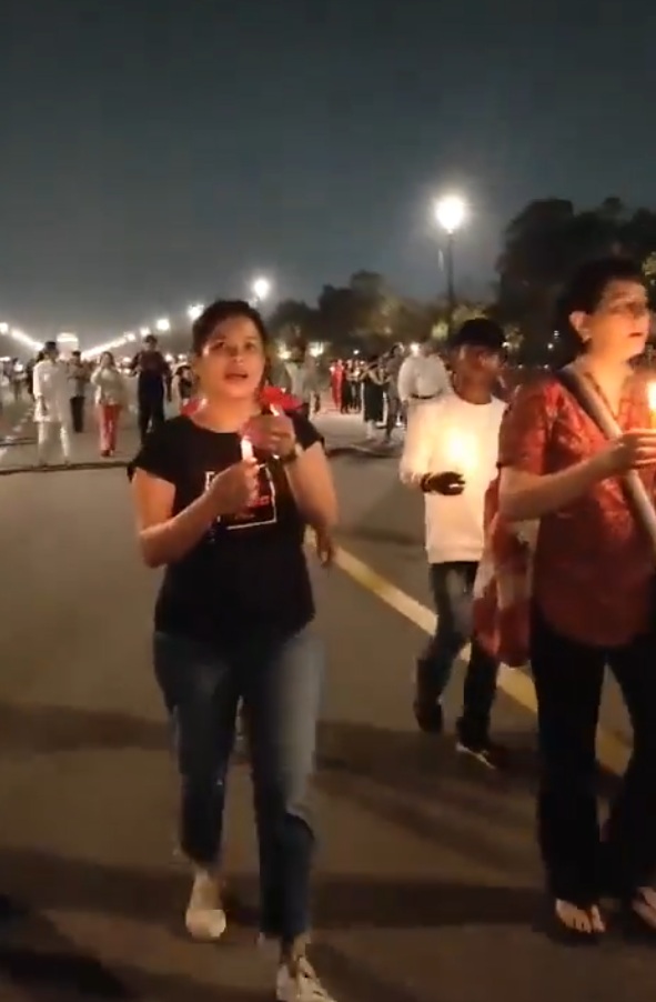 தெருநாய்கள் குறித்த உச்ச நீதிமன்றத் தீர்ப்பு ‘அறிவியல் ரீதியானதல்ல’… ராகுல் காந்தி, மேனகா காந்தி கவலை… விலங்கு ஆர்வலர்கள் போராட்டம்…