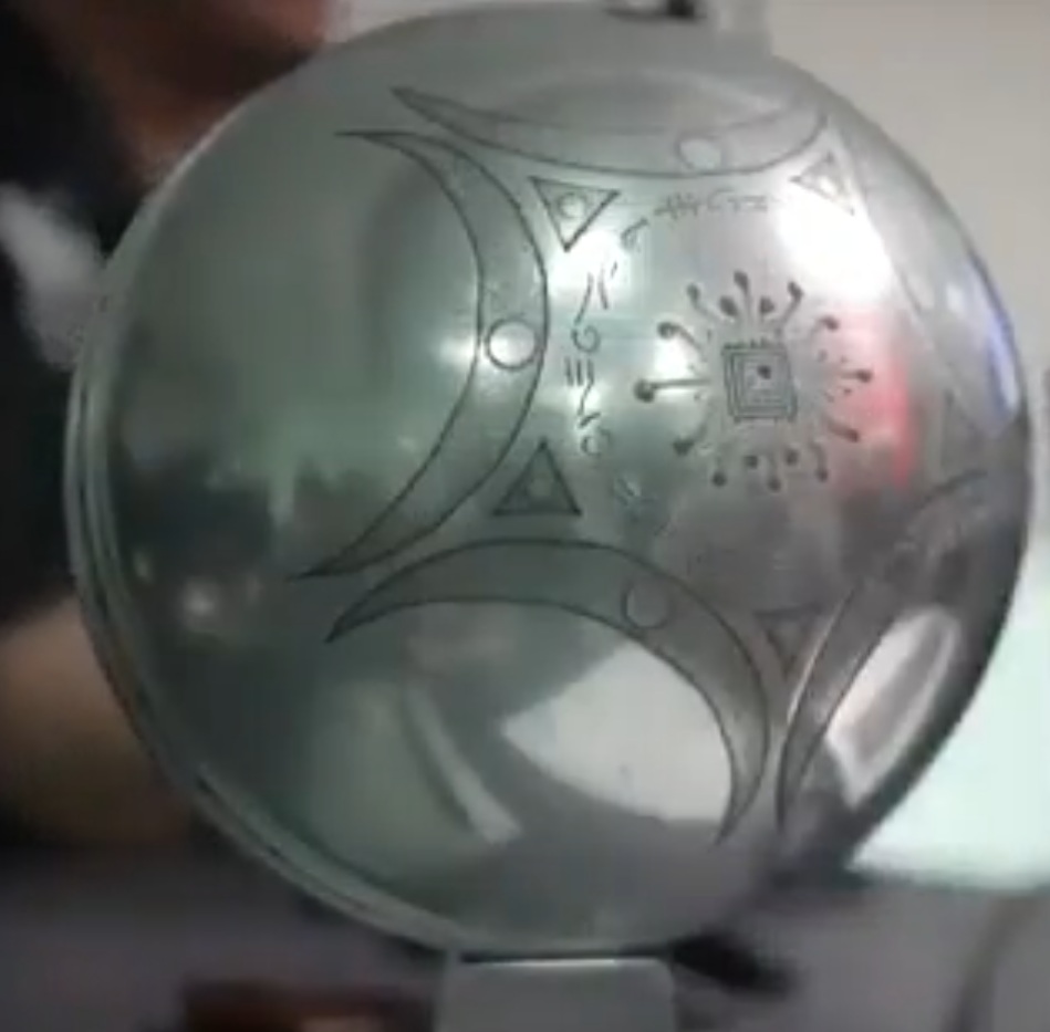 சம்ஸ்கிருத மந்திரங்களுக்கு பதிலளிக்கும் மர்ம உலோகக் கோளம்… வேற்று கிரகவாசிகள் குறித்த ஆய்வைத் தூண்டியுள்ளது…