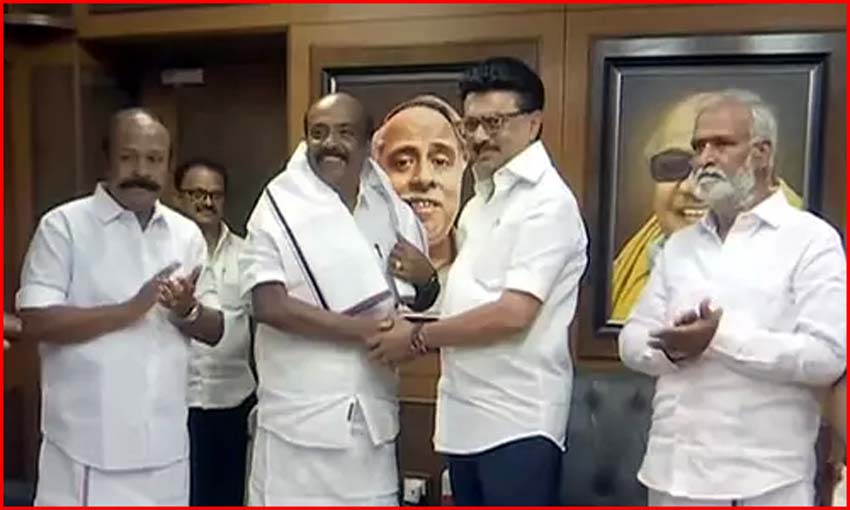 திமுகவில் இணைந்தார் நமது எம்ஜிஆர் ஆசிரியரும் ஓபிஎஸ்-ன் தீவிர ஆதரவாளருமான மருது அழகுராஜ்….