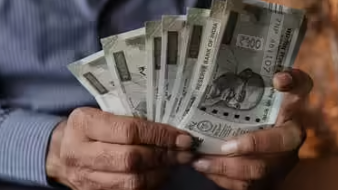 மும்பை வங்கி அதிகாரியிடம் ரூ.17.9 கோடி மோசடி…