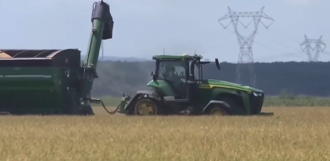 டிரம்பின் வர்த்தகப் போர்: கடும் நிதிச் சிக்கலில் அமெரிக்க விவசாயிகள்…