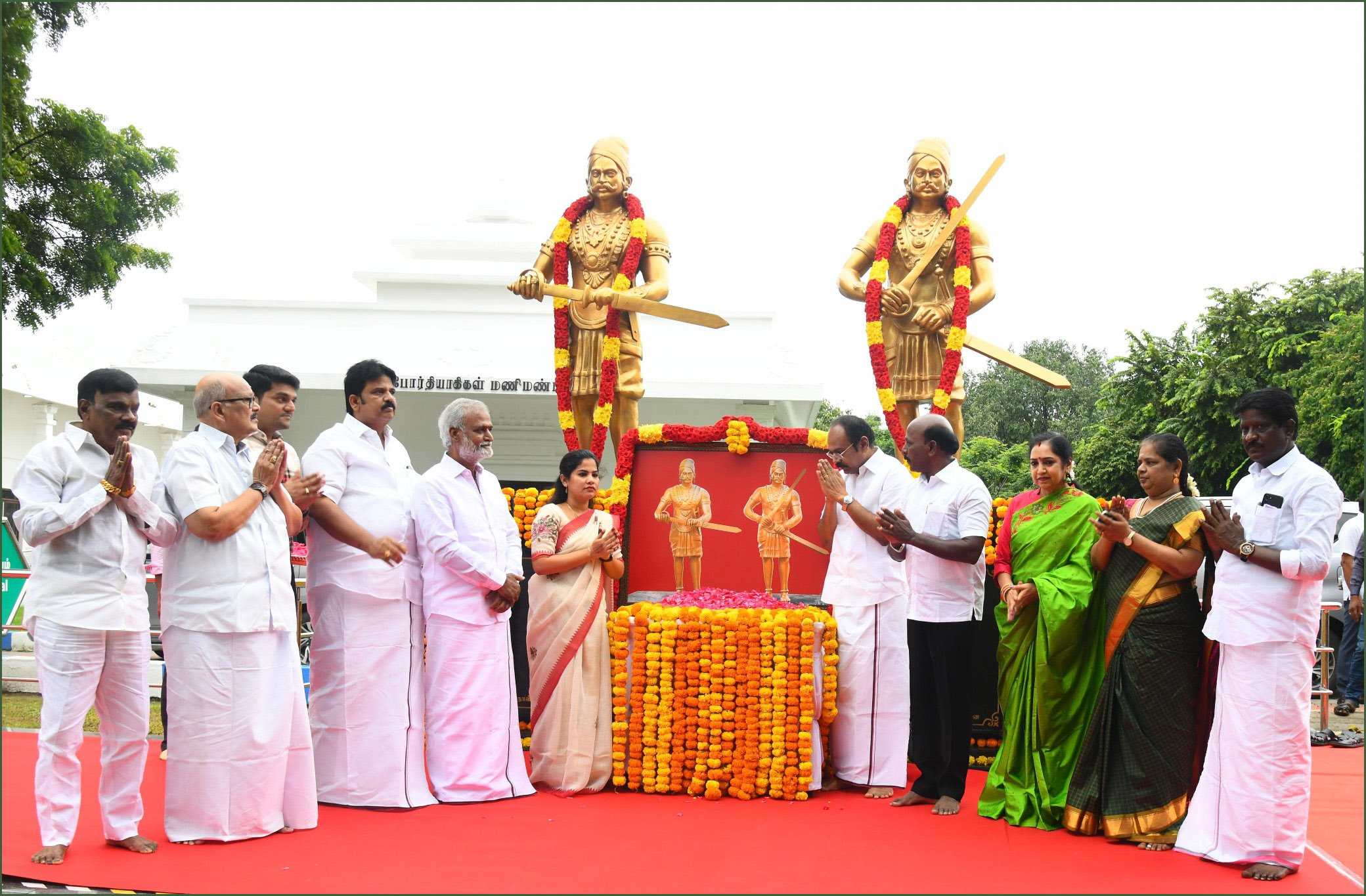 மருது சகோதரர்கள் சிலைக்கு அமைச்சர்கள் மரியாதை! முதல்வர் ஸ்டாலின் பதிவு..