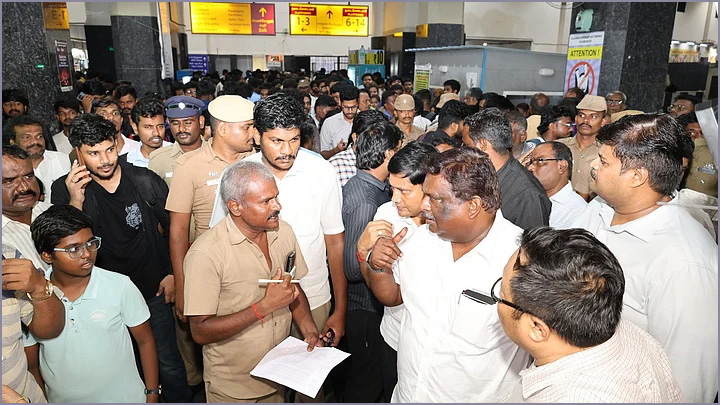 தீபாவளியை கொண்டாட சொந்த ஊர்களுக்கு செல்பவர்களுக்கு தேவையான அளவிற்கு போக்குவரத்து வசதிகள்! அமைச்சர் சிவச