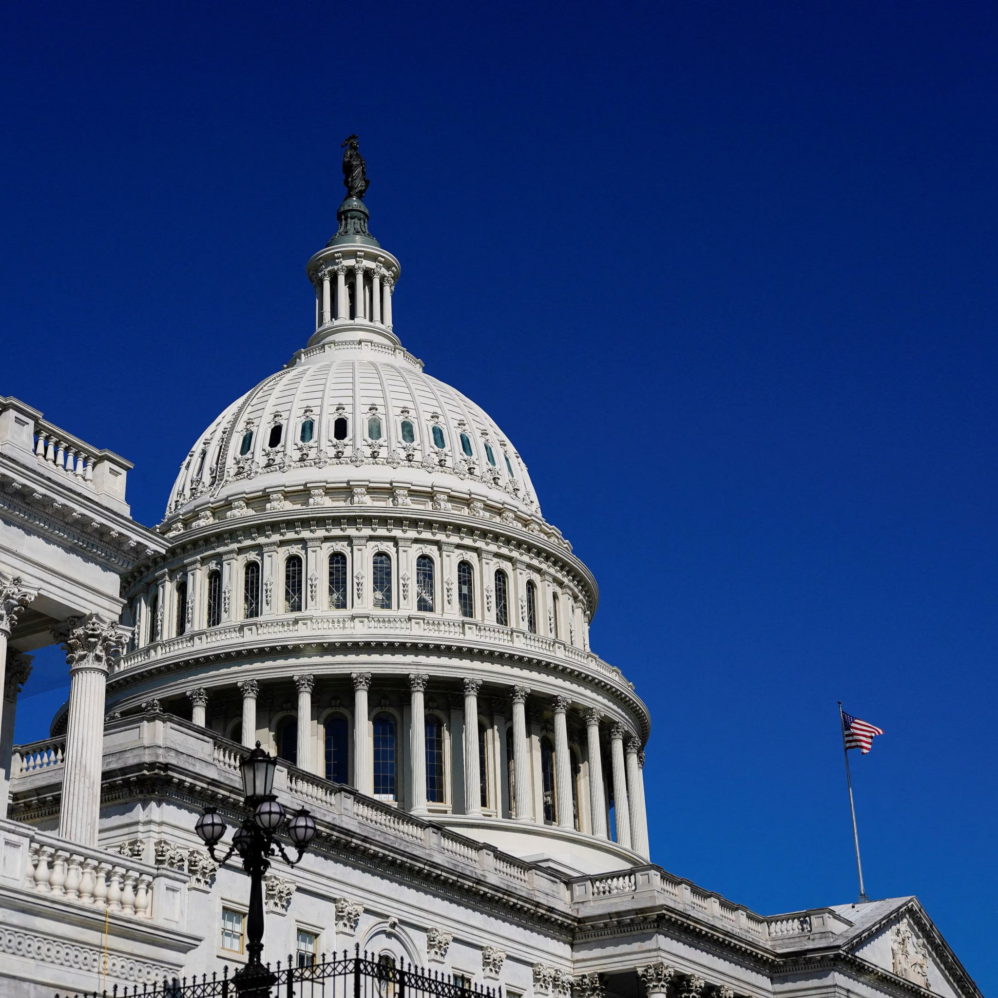 22வது நாளாக நீடிக்கும் அமெரிக்க முடக்கம்… வரலாற்றில் 2வது மிக நீண்ட முடக்கத்தால் அரசு ஊழியர்கள் திணறல்…