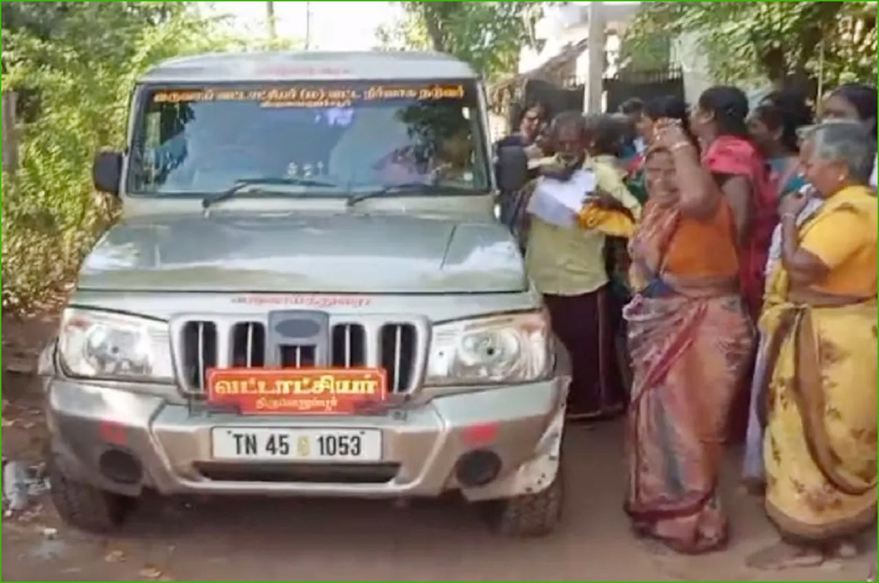 உங்களுடன் ஸ்டாலின் முகாமுக்கு வந்த தாசில்தார் வாகனத்தை மறித்து ‘பட்டா’ கேட்ட கிராம மக்கள்! இது திருச்சி சம்பவம்…
