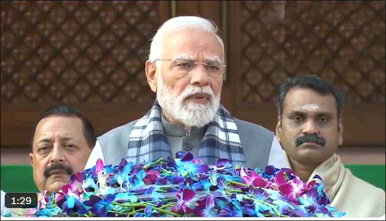 எதிர்க்கட்சிகள் தங்கள் நாடகத்தை அவைக்கு வெளியே வைத்துக் கொள்ள வேண்டும்!  நாடாளுமன்ற வளாகத்தில் பிரதமர் மோடி