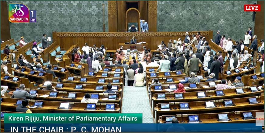 SIR குறித்து விவாதிக்க கோரி எதிர்க்கட்சிகள் அமளி: 2வது நாளாக முடங்கியது நாடாளுமன்றம்…