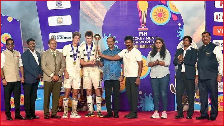 14வது ஆடவர் ஹாக்கி ஜூனியர் உலகக் கோப்பை 2025: வெற்றிபெற்ற அணிக்கு வெற்றி கோப்பை வழங்கினார் துணைமுதல்வர்…