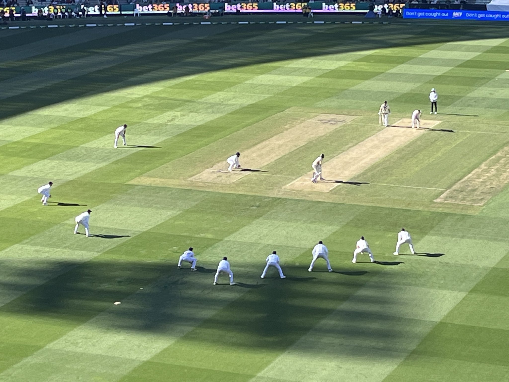 5 நாள் நடக்கவேண்டியது 2 நாளில் முடிந்தது… விக்கெட் விழுந்த வேகத்தால் ஆஸி கிரிக்கெட் வாரியத்துக்கு ரூ. 60 கோடி இழப்பு