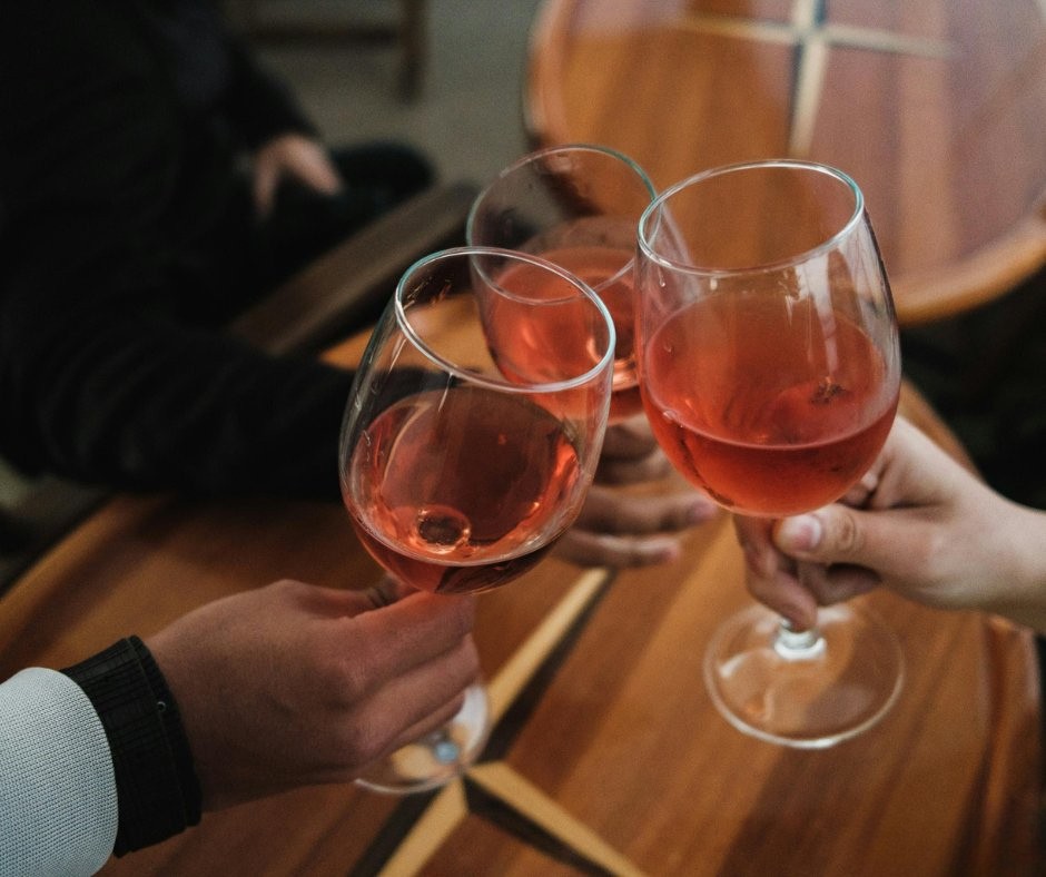 ‘லைட்டா சாப்பிடுங்க’ அவுன்ஸ் கணக்கு இனி இல்லை… மதுபான அளவு கட்டுப்பாட்டை நீக்கி டிரம்ப் அரசு புதிய வழிகாட்டுதல்