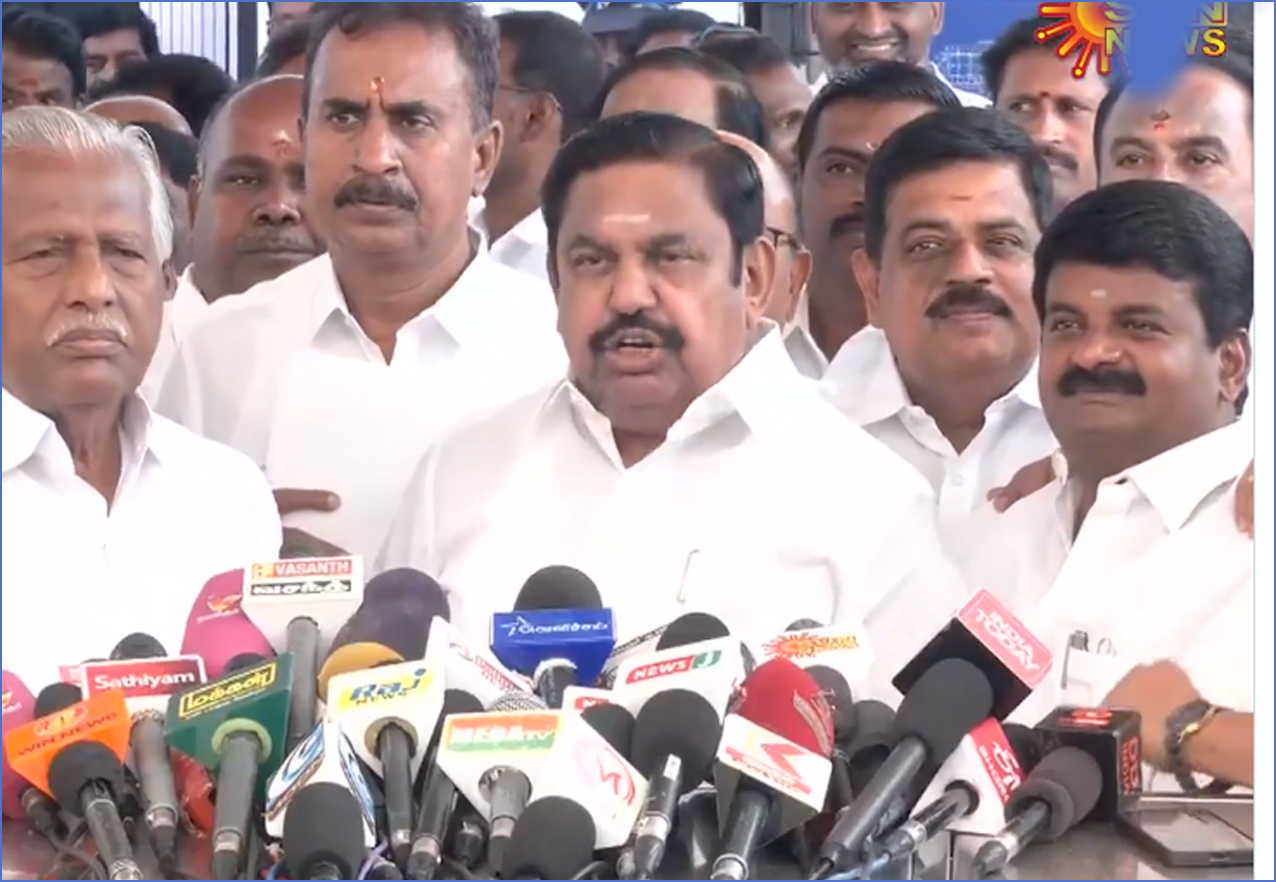 கறிக்கோழி விவசாயிகள் பிரச்னை குறித்து விவாதிக்க சபாநாயகர் மறுப்பு! சட்டமன்றத்தில் அதிமுகவினர் அமளி…..